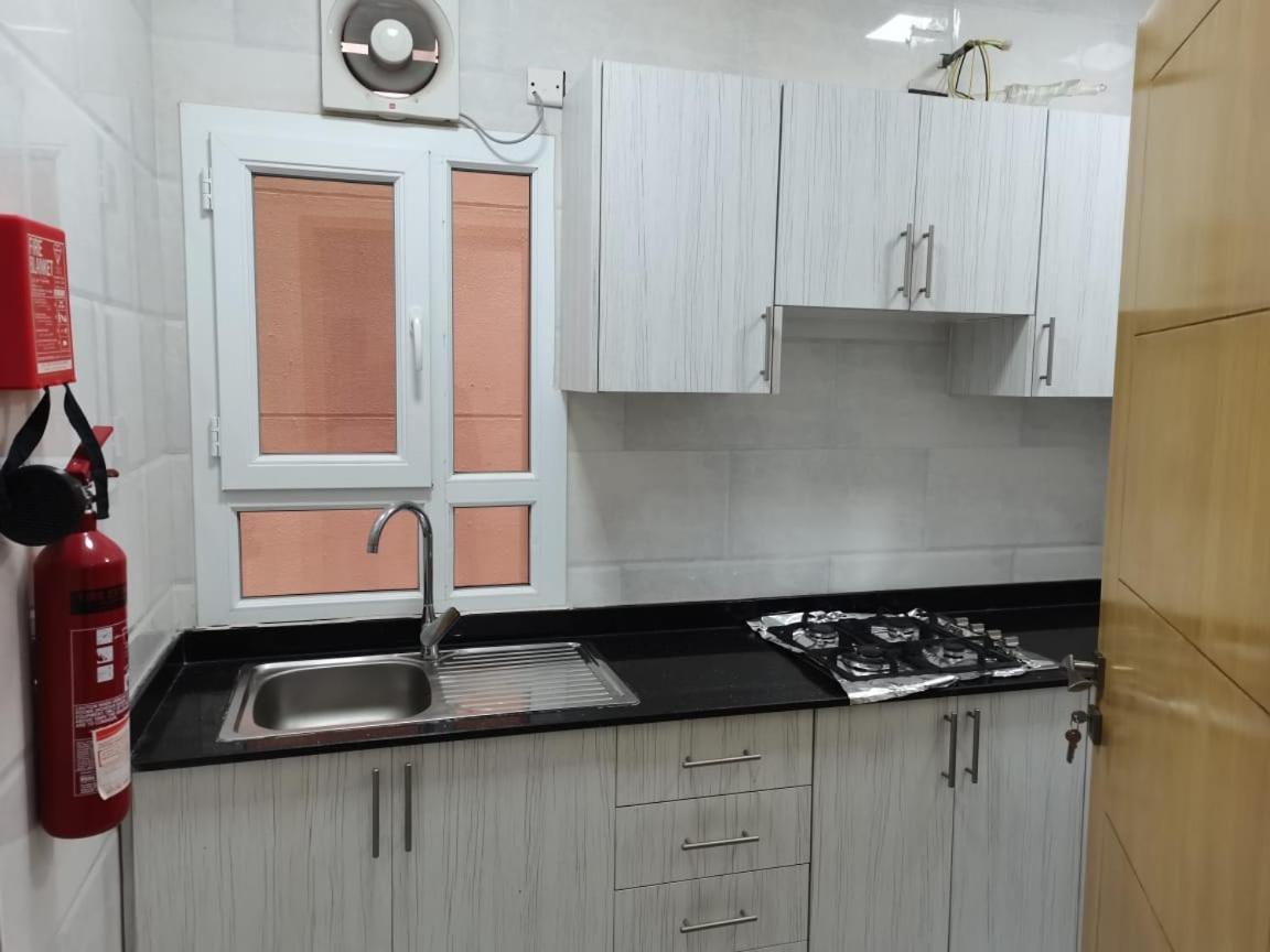 Roza Hotel Apartments Mascate Esterno foto